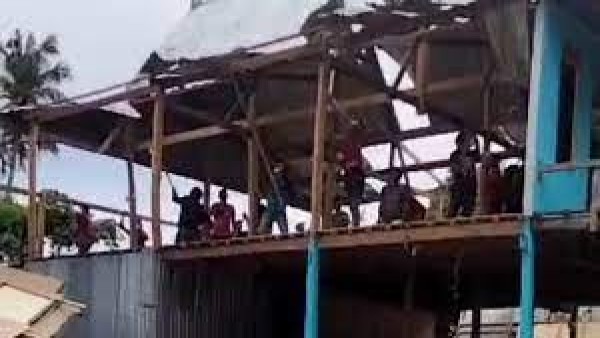 Rumah warga dibongkar karena beda pilihan di pilkades-1637131356