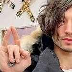 Ezra Miller/net-1650455377