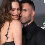Behati Prinsloo dan Adam Levine -1665852152