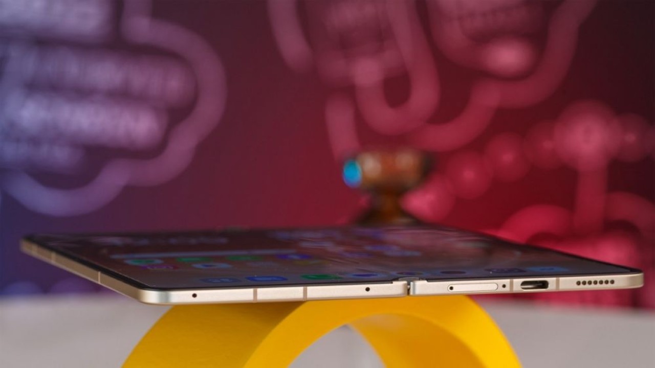 iPhone Fold disebut-sebut akan menggunakan teknologi engsel hasil cetak 3D. (Foto: Istimewa via GSM Arena)