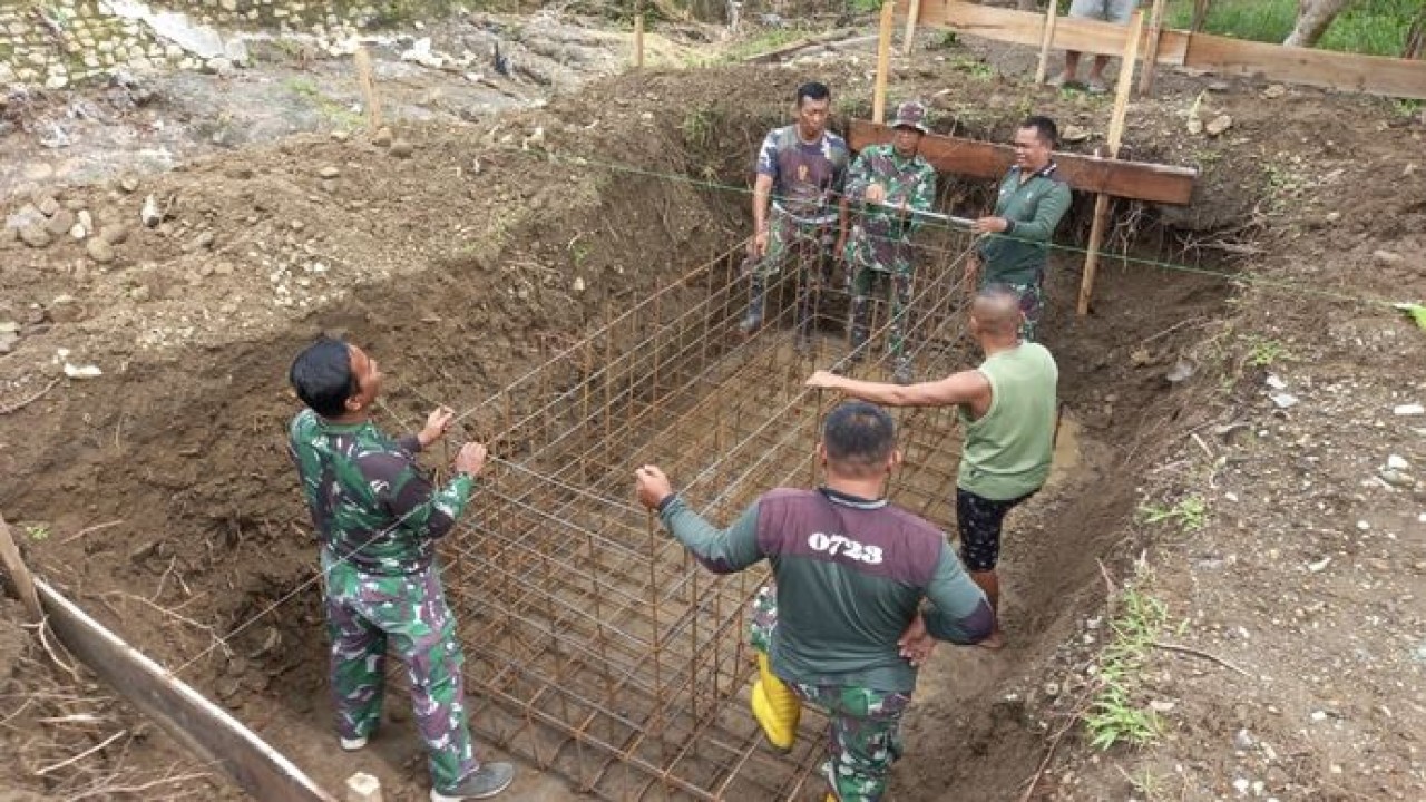 Pembangunan Jembatan Perintis Garuda kini resmi dimulai di perbatasan Klaten dan Gunung Kidul untuk menggantikan akses warga yang sempat hanyut terbawa arus sungai tiga tahun lalu. (Bakom)