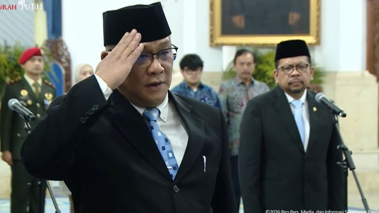 Muhammad Jumhur Hidayat baru saja dilantik Presiden Prabowo Subianto menjadi Menteri Lingkungan Hidup di Istana Negara pada Senin 27 April 2026. (Tangkapan Layar)
