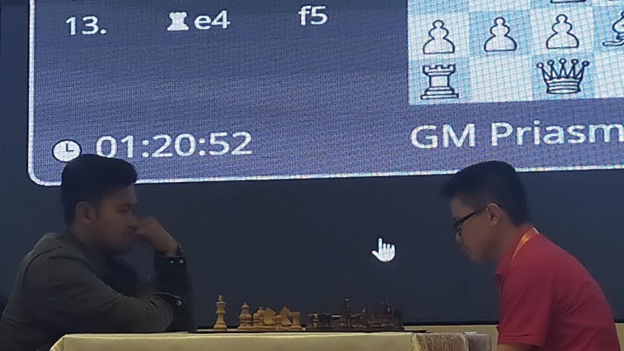 GM Novendra Priasmoro (kiri) vs Stevanky