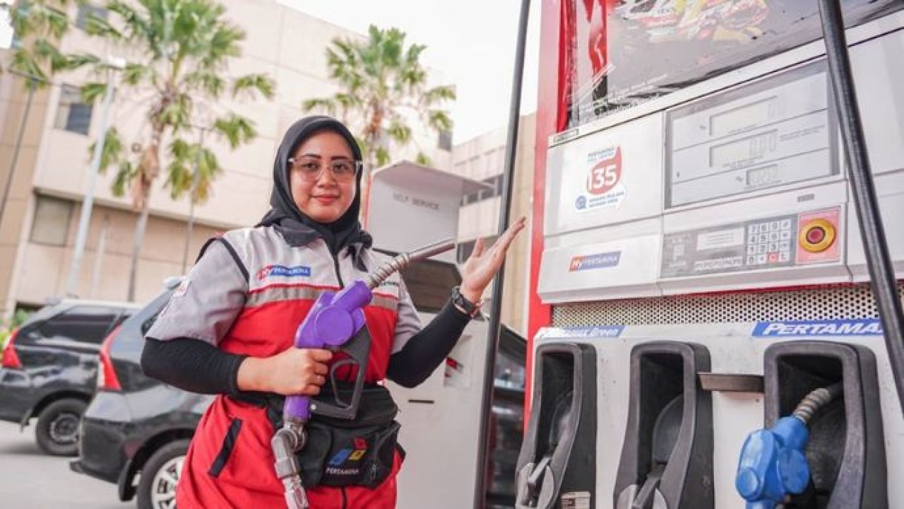 Pertamina Patra Niaga memberikan promo spesial Hari Pelanggan hemat Rp500 per liter untuk pembelian Pertamax Turbo, Pertamax Green 95, atau Pertamax. (Foto: Istimewa/Pertamina)