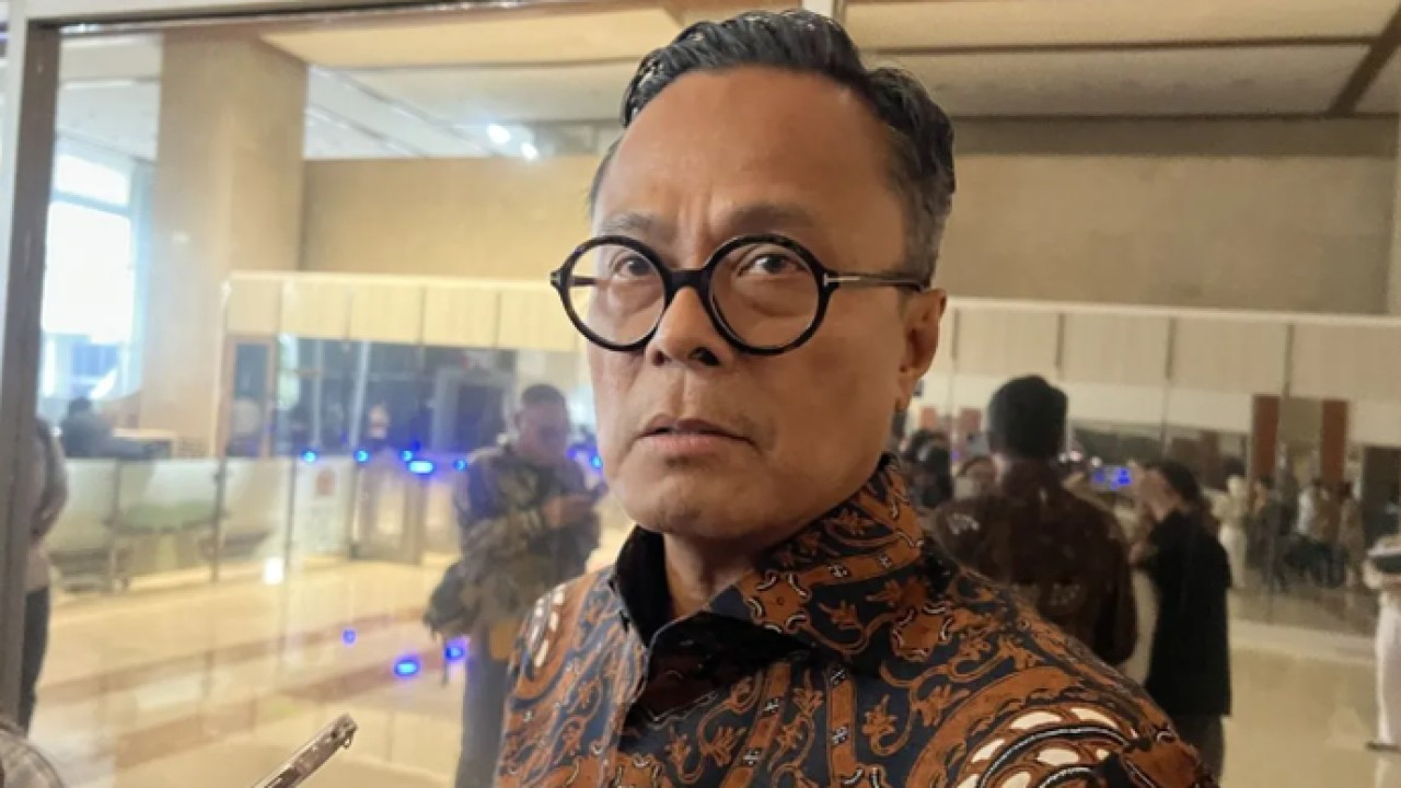 Kepala Badan Pengaturan Badan Usaha Milik Negara (BP BUMN) sekaligus Chief Operating Officer (COO) Danantara Dony Oskaria memberi keterangan ketika dijumpai setelah menghadiri Rapat Kerja (Raker) dengan Komisi VI DPR RI di Kompleks Parlemen Senayan, Jakarta, Senin (8/6/2026). (ANTARA/Putu Indah Savitri) (Antara)