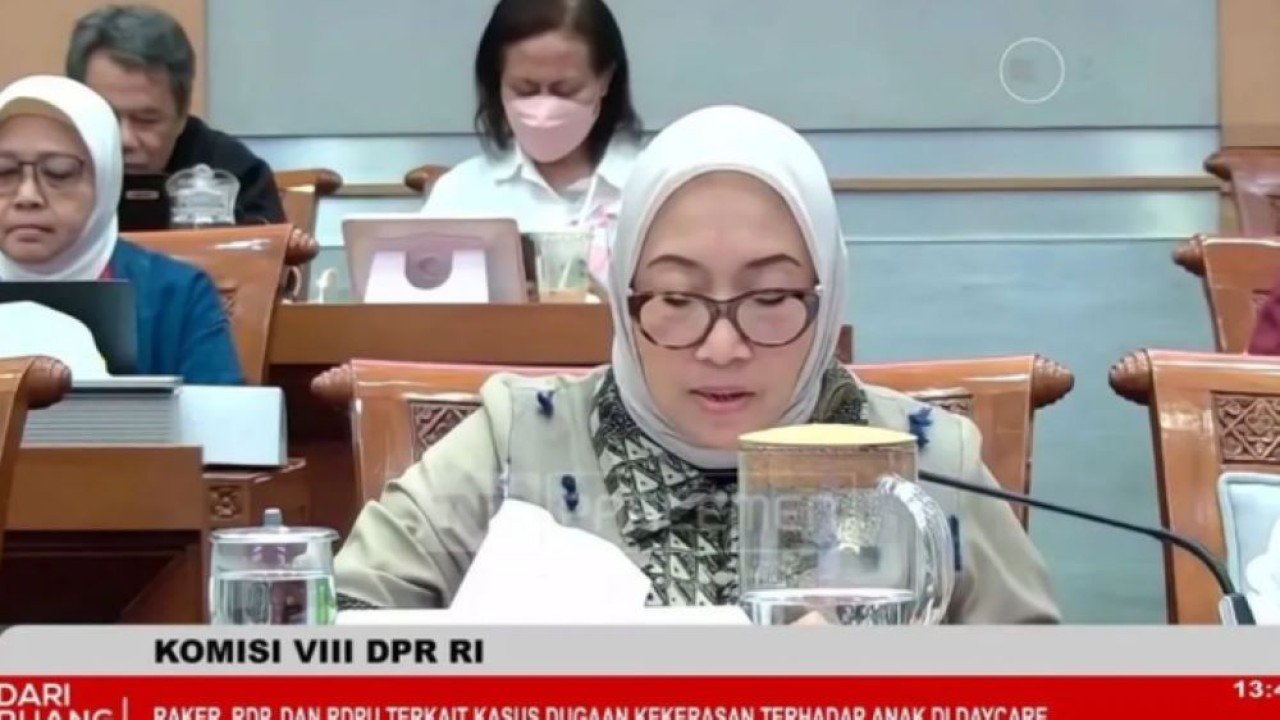 Menteri Pemberdayaan Perempuan dan Perlindungan Anak (PPPA) Arifah Fauzi dalam rapat kerja dengan Komisi VIII di Jakarta, Selasa (9/6/2026). ANTARA/Anita Permata Dewi (Antara)