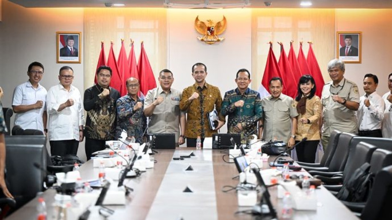 Menteri Transmigrasi M. Iftitah Sulaiman (Dokumentasi)