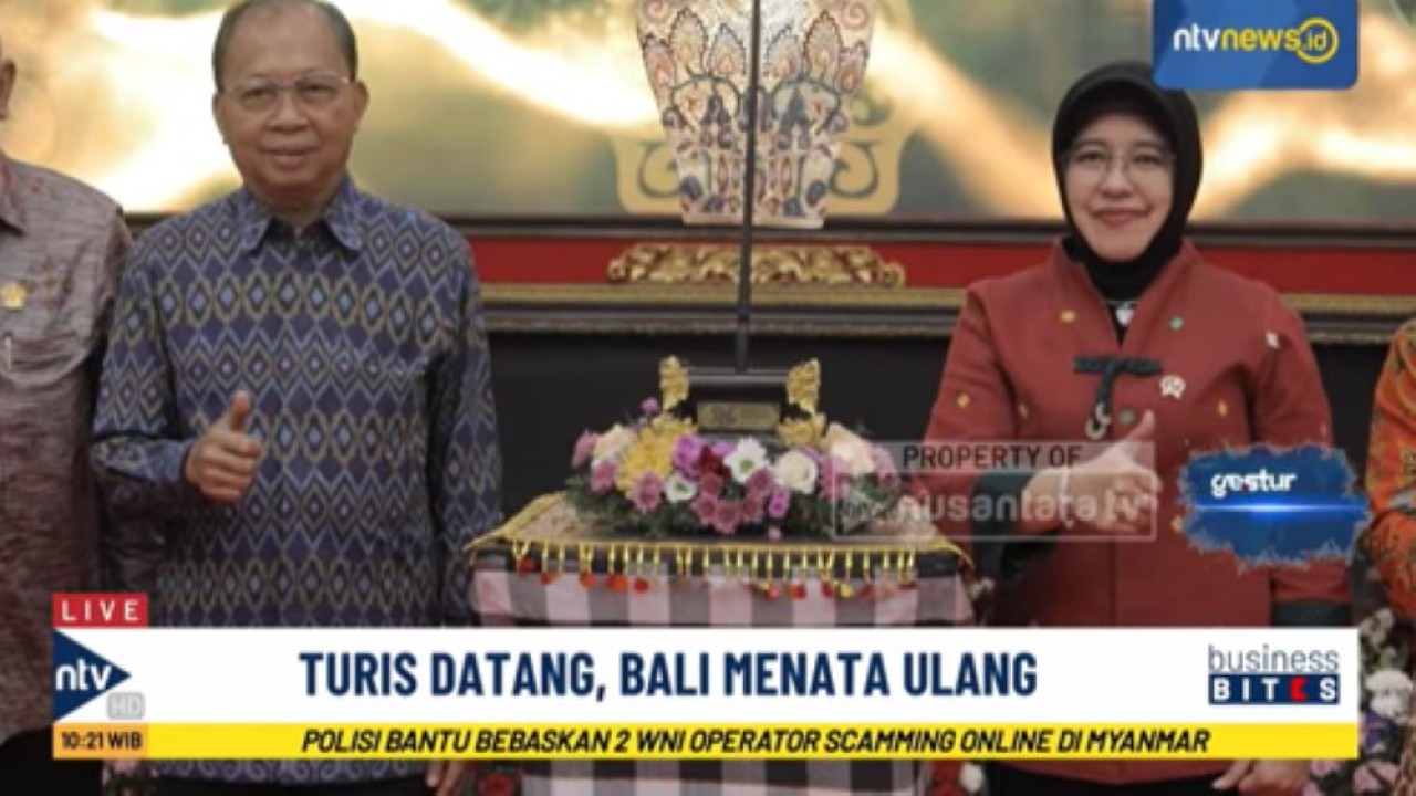 Kepala BPS Amalia Adininggar Widyasanti bersama Gubernur Bali I Wayan Koster