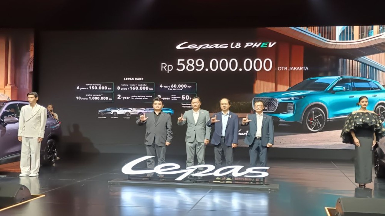 Lepas resmi mengumumkan harga L8 PHEV untuk pasar Indonesia. Model ini dipasarkan dengan banderol Rp589 juta on the road (OTR) Jakarta. (Foto: Adiantoro/NTV)