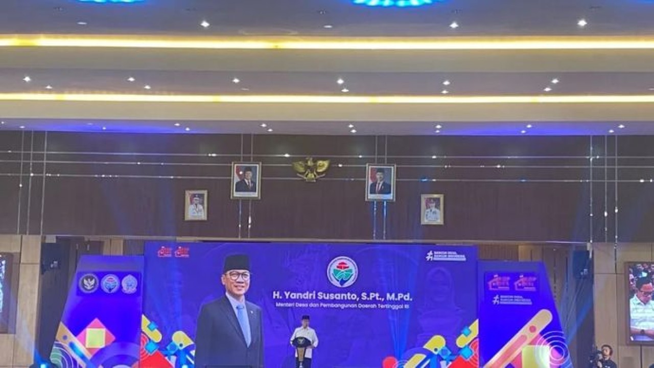 Mendes PDT Yandri Susanto saat menghadiri seminar KDKMP di Makassar, Selasa, 4 Agustus 2026 (Antara)