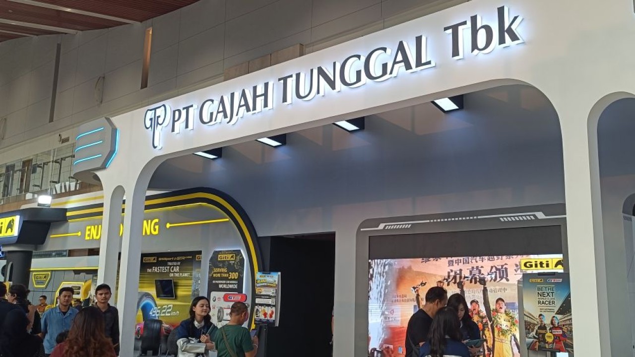 PT Gajah Tunggal Tbk memanfaatkan GIIAS 2026 untuk memperkenalkan dua ban premium terbaru. (Foto: Adiantoro/NTV)