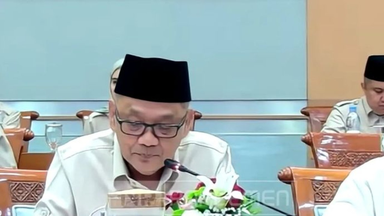 Tangkapan layar - Menteri Haji dan Umrah (Menhaj) Mochammad Irfan Yusuf ketika menyampaikan paparan dalam rapat kerja bersama Komisi VIII DPR RI mengenai usulan BPIH 2027 di Kompleks Parlemen, Jakarta, Rabu, 19 Agustus 2026. (Antara)