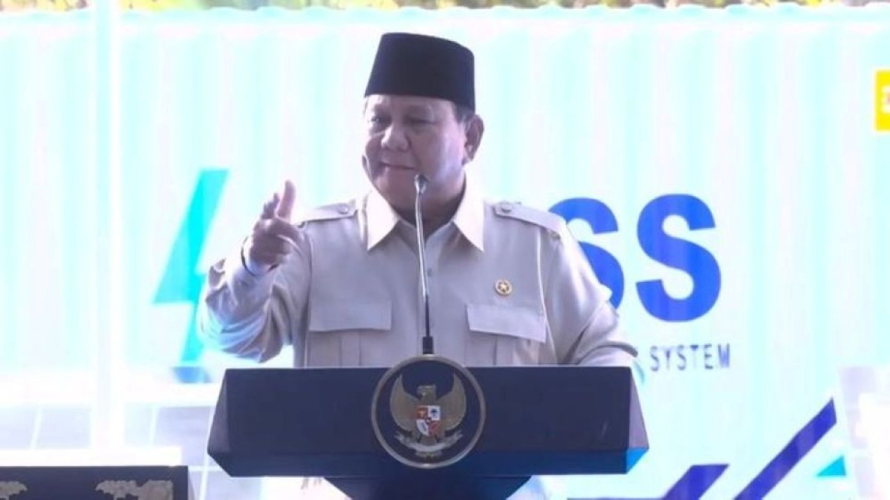 Tangkapan layar - Presiden Prabowo Subianto berpidato dalam peluncuran dan peletakan batu pertama program Pembangkit Listrik Tenaga Surya (PLTS) 100 GWp di Jembrana, Bali, Selasa, 25 Agustus 2026. (Foto: Antara)