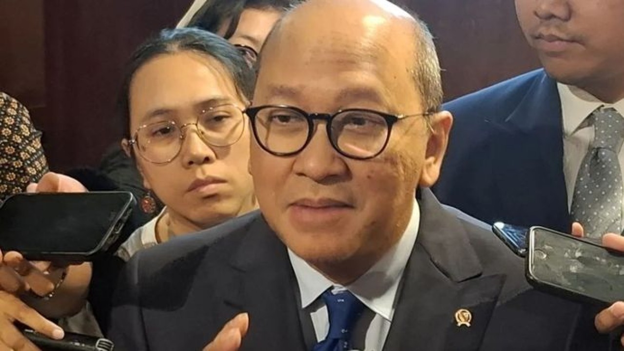 Menteri Investasi dan Hilirisasi/Kepala BKPM sekaligus CEO Badan Pengelola Investasi Daya Anagata Nusantara (Danantara) Rosan Roeslani memberikan keterangan kepada wartawan usai Konferensi Pers RAPBN dan Nota Keuangan Tahun Anggaran 2027 di Jakarta, (Antara)