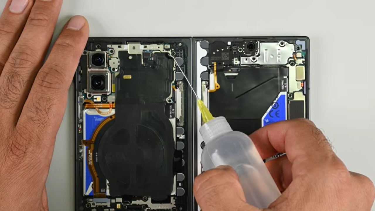 Samsung Galaxy Z Fold8 dibongkar iFixit. (Foto: Istimewa via GSM Arena)